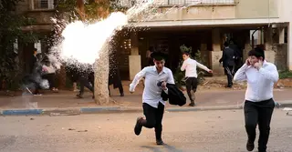 বাধ্যতামূলক সেনাসেবার বিরোধিতায় ইসরাইলের বেনে ব্রাকে সংঘর্ষ, আটক ২৩